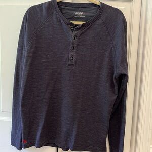 Untuckit Henley